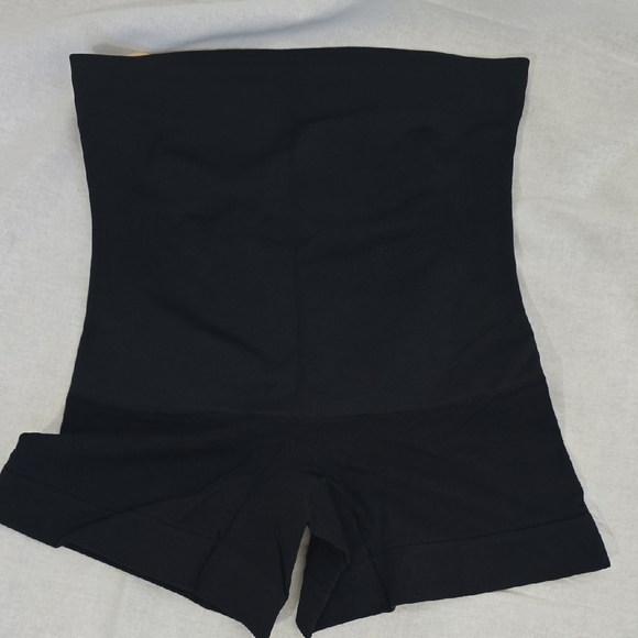 Shapermint Black Shapewear Shorts - Picture 4 of 4